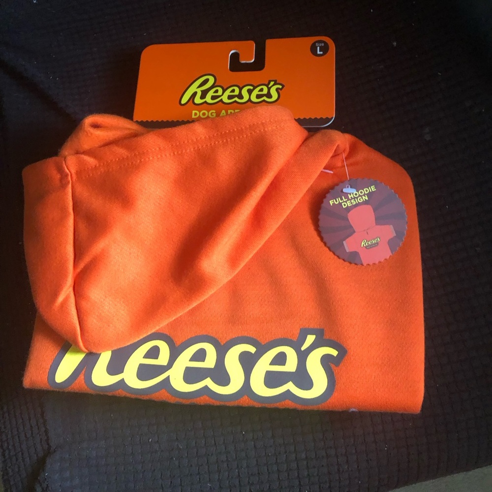 🎃💜Reese’s Large Dog Sweatshirt- 689 $20 or $18 w/offer